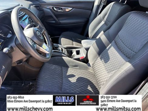 Used 2017 Nissan Rogue S AWD/4WD image 9