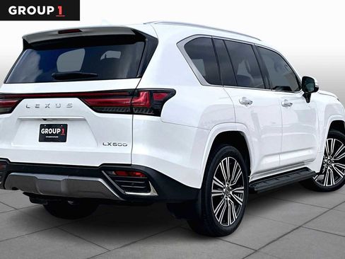 Certified 2024 Lexus LX 600 4WD w/ Luxury Package image 11