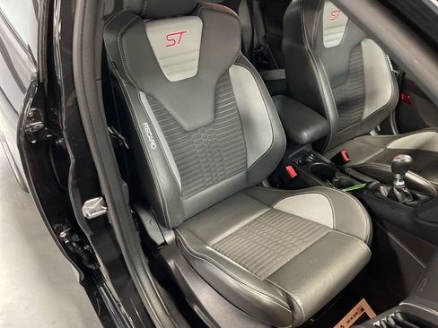 Used 2013 Ford Focus ST FWD image 39