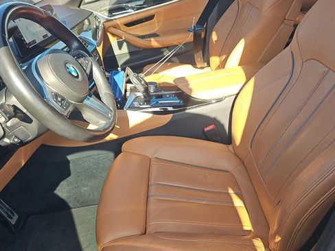 Used 2018 BMW 540i RWD image 3
