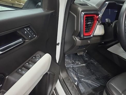 Used 2023 GMC Canyon AT4X image 29