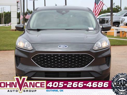 Used 2020 Ford Escape SE FWD image 2