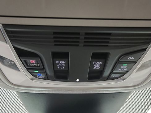 Used 2023 Acura MDX SH-AWD w/ Technology Package image 27