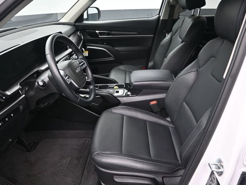 New 2025 Kia Telluride LX FWD image 14