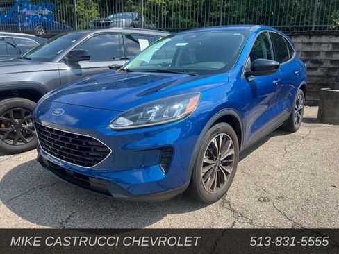 Used 2022 Ford Escape SE w/ SE Sport Appearance Package FWD image 1