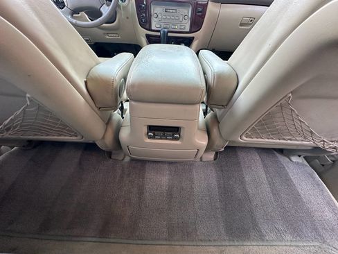 Used 2004 Toyota Land Cruiser image 24