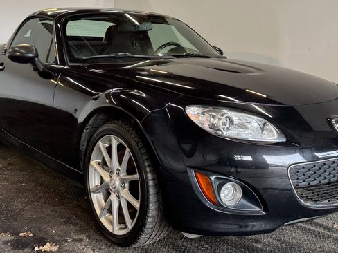 Used 2010 MAZDA MX-5 Miata Touring w/ Suspension Pkg image 4