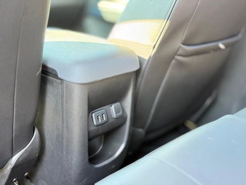 Used 2016 Chevrolet Colorado Z71 AWD/4WD image 9