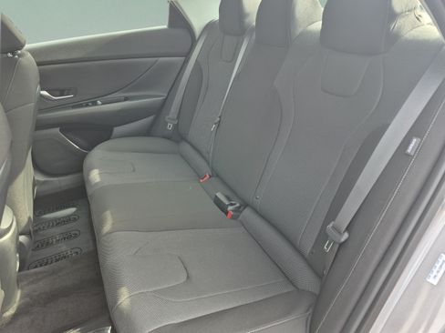 Certified 2025 Hyundai Elantra SE FWD image 16