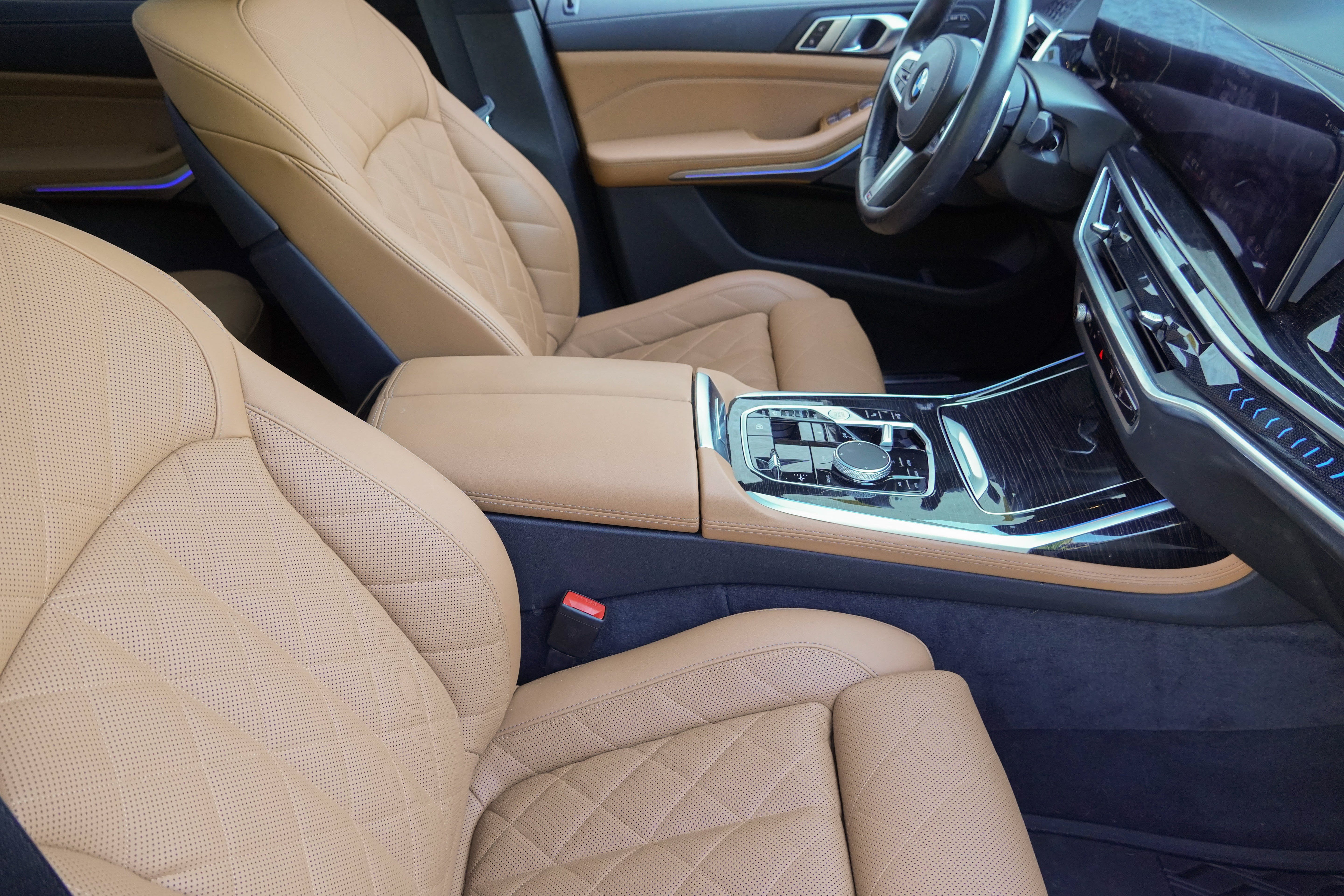 Certified 2024 BMW X7 xDrive40i w/ M Sport Package AWD/4WD image 9