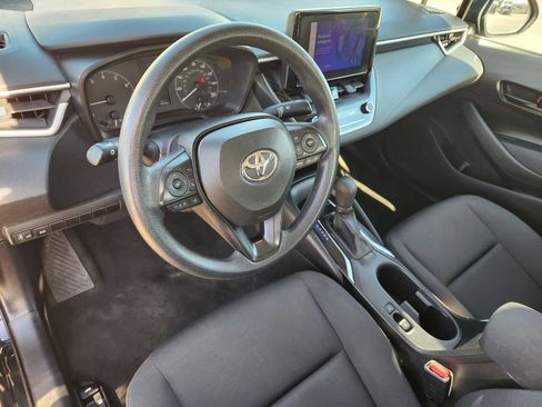 Used 2023 Toyota Corolla LE image 2
