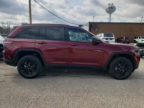 New 2026 Jeep Grand Cherokee Altitude AWD/4WD image 2
