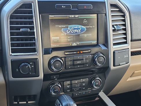 Used 2015 Ford F150 Lariat image 16