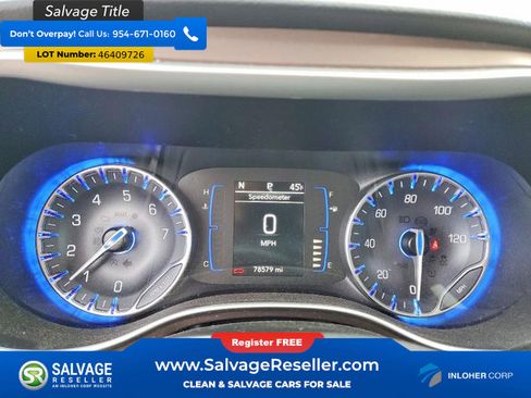 Used 2022 Chrysler Voyager LX image 12