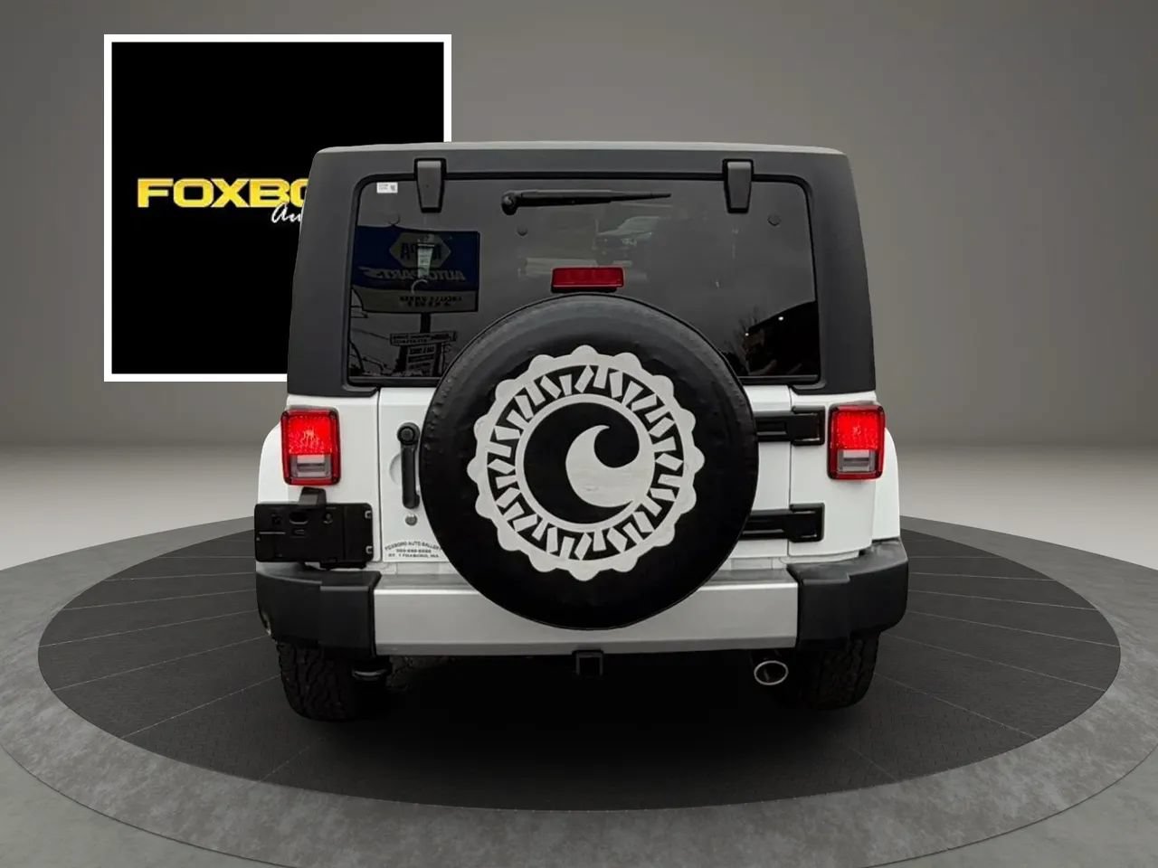 Used 2017 Jeep Wrangler Sahara w/ Connectivity Group AWD/4WD image 6