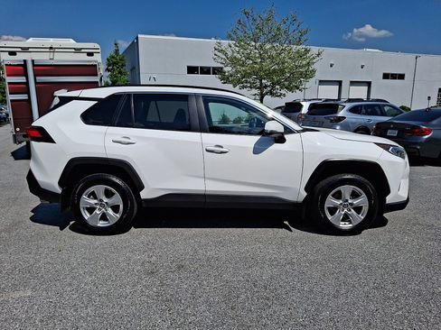 Used 2021 Toyota RAV4 XLE w/ Convenience Package AWD/4WD image 7