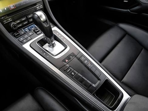 Used 2021 Porsche 718 Cayman w/ Premium Package image 22