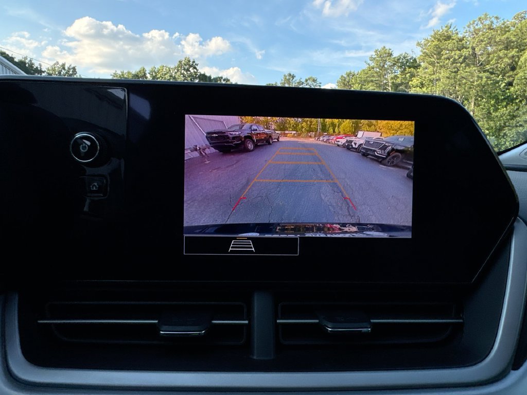 Used 2024 Chevrolet Trax LS FWD image 28