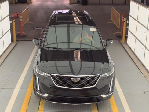 Used 2024 Cadillac XT6 Luxury w/ LPO, Floor Liner Package AWD/4WD image 2