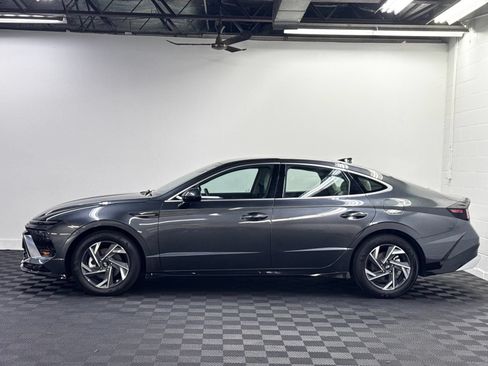 Used 2025 Hyundai Sonata SEL FWD image 3