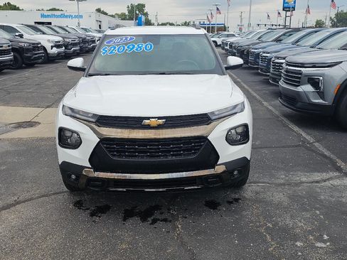 Used 2023 Chevrolet TrailBlazer ACTIV w/ Convenience Package AWD/4WD image 2