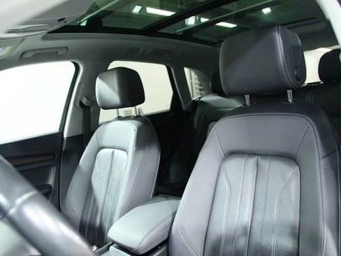 Used 2021 Audi Q5 2.0T Premium Plus w/ Premium Plus Package AWD/4WD image 6