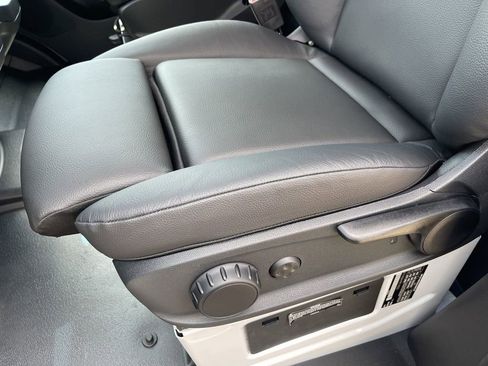 Used 2024 Mercedes-Benz Sprinter 2500 image 13