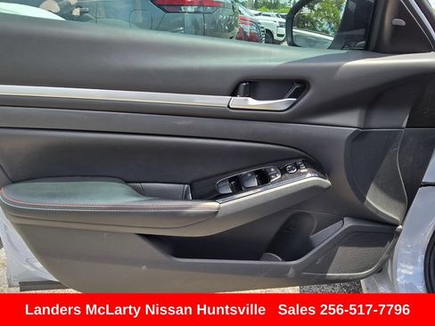 Used 2025 Nissan Altima 2.5 SR w/ SR Premium Package FWD image 21
