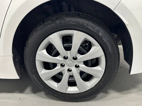 Used 2026 Toyota Corolla LE FWD image 62