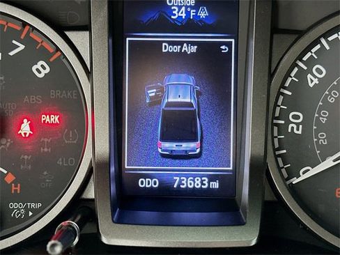 Used 2020 Toyota Tacoma TRD Sport image 8