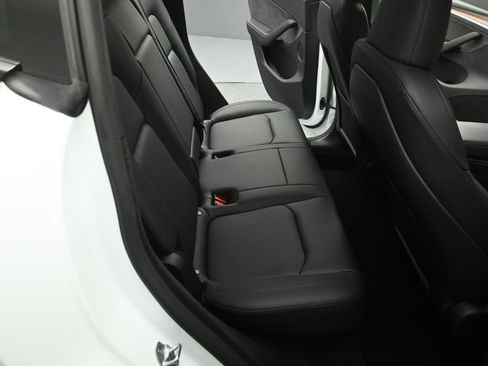 Used 2023 Tesla Model Y Long Range image 20