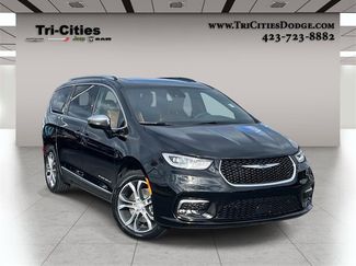 New 2026 Chrysler Pacifica Pinnacle video 1