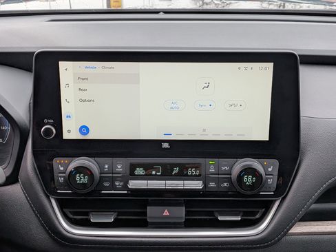 Used 2024 Toyota Grand Highlander Limited image 32