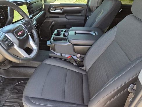 Used 2025 GMC Sierra 2500 SLE w/ SLE Value Package; AWD/4WD image 26