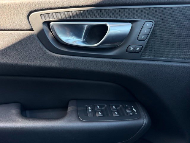 Used 2024 Volvo XC60 B5 Plus w/ Climate Package AWD/4WD image 15