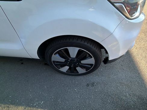 Used 2017 Kia Soul + w/ Designer's Package image 23