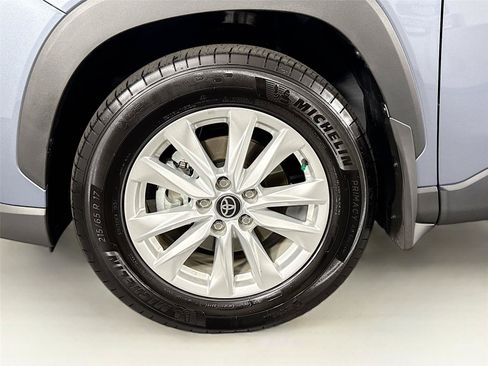 Certified 2025 Toyota Corolla Cross LE w/ Moonroof Package FWD image 58