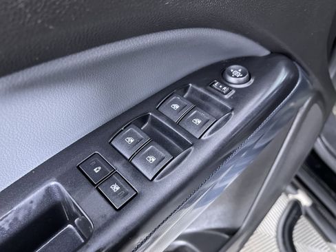 Used 2015 Chevrolet Colorado Z71 AWD/4WD image 14