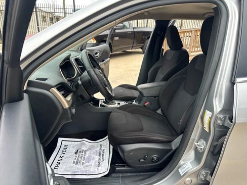 Used 2016 Jeep Cherokee Latitude w/ Safety/Convenience Group image 22