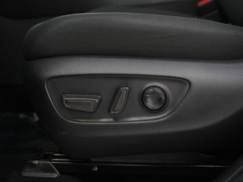 Used 2025 Toyota RAV4 XLE AWD/4WD image 26