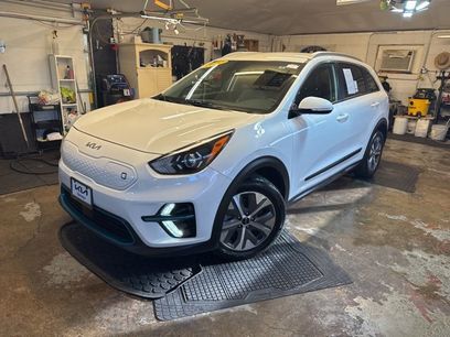Certified 2022 Kia Niro EX w/ Cold Weather Package