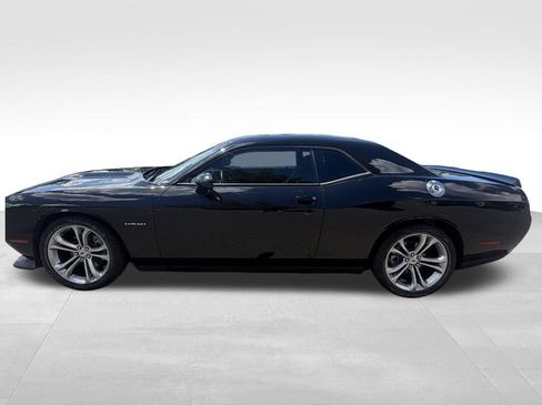 Used 2022 Dodge Challenger R/T RWD image 4