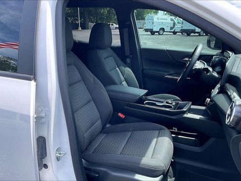 Used 2026 Chevrolet Equinox LT FWD image 7