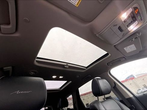 Used 2021 Buick Enclave Avenir w/ Avenir Technology Package image 22