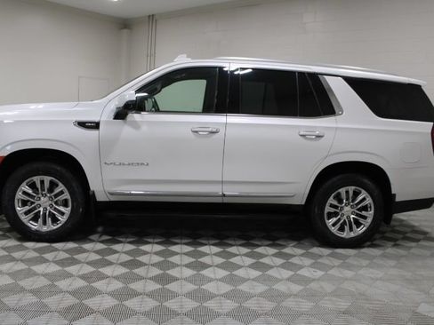 Used 2021 GMC Yukon SLT w/ SLT Premium Package AWD/4WD image 9