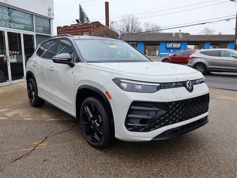 New 2026 Volkswagen Tiguan SE R-Line image 7