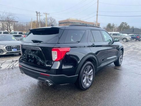 Used 2022 Ford Explorer XLT w/ Equipment Group 202A image 7