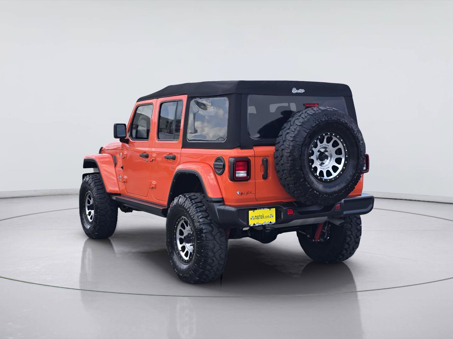 Used 2023 Jeep Wrangler Unlimited Sahara AWD/4WD image 6