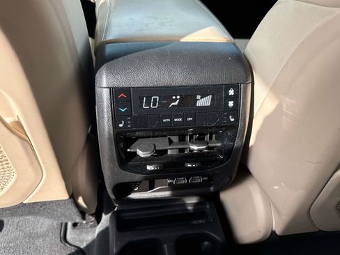 Used 2021 Jeep Grand Cherokee L Limited w/ Luxury Tech Group II AWD/4WD image 15
