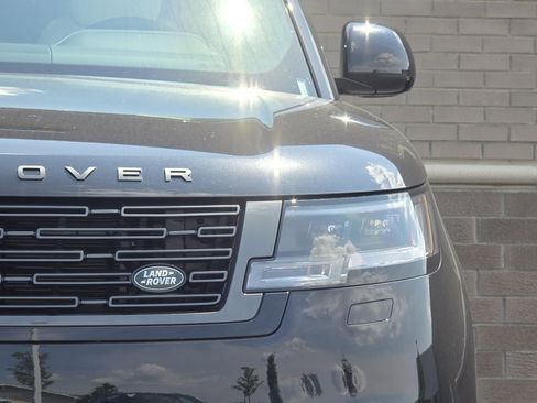 New 2025 Land Rover Range Rover SE image 43
